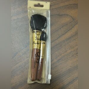 New Up Stage Salon Designer Perfect Timeless Makeup Powder Brush Set